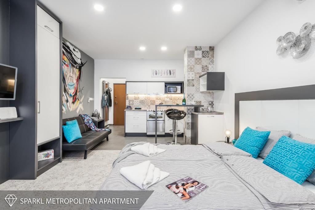 BpR Elite Apartments - Sky Terrace - SPARKL Metropolitan Apartment
