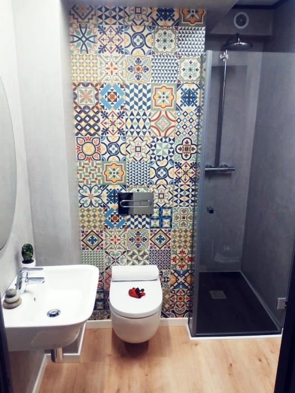 Kúpeľňa v ubytovaní Hostal Erasmus by gaiarooms