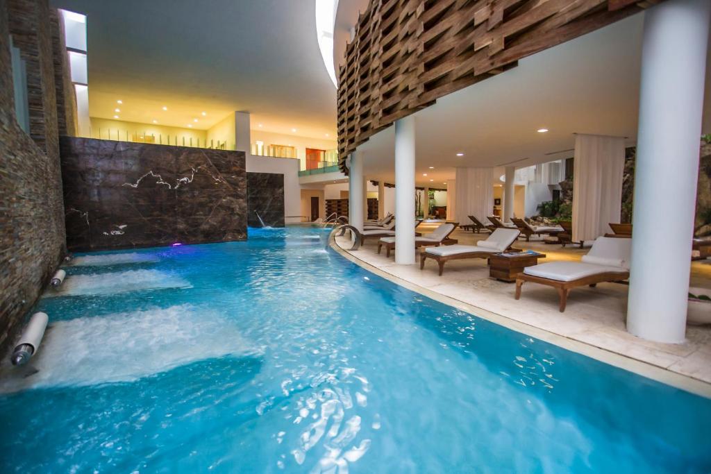 Bazén v ubytování Grand Velas Riviera Maya - All Inclusive nebo v jeho okolí