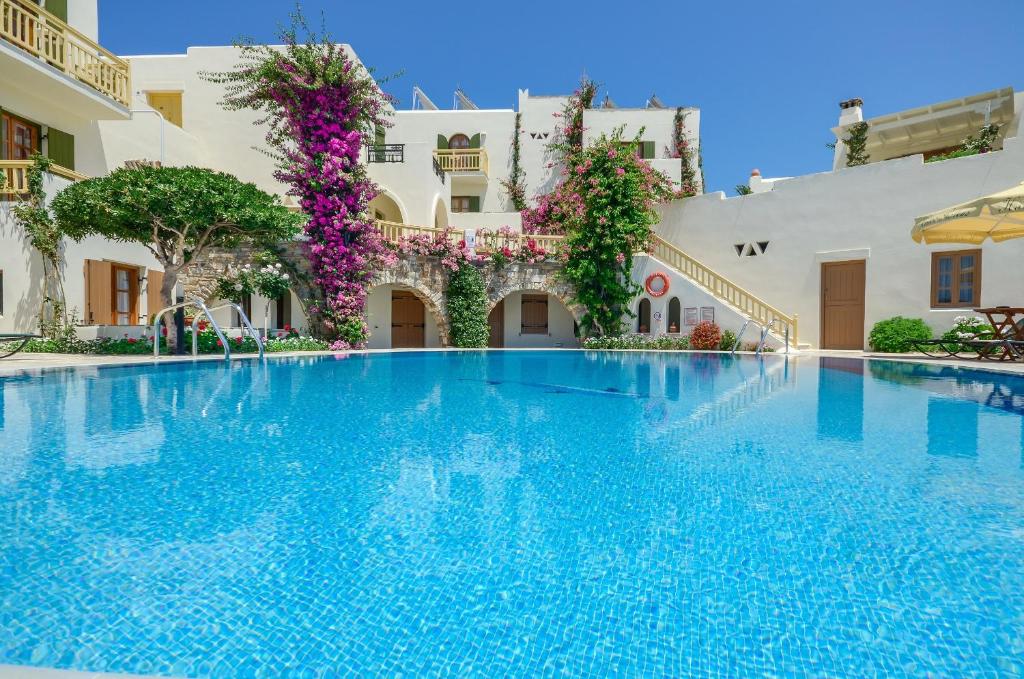 Bazén v ubytovaní Proteas Hotel & Suites alebo v jeho blízkosti