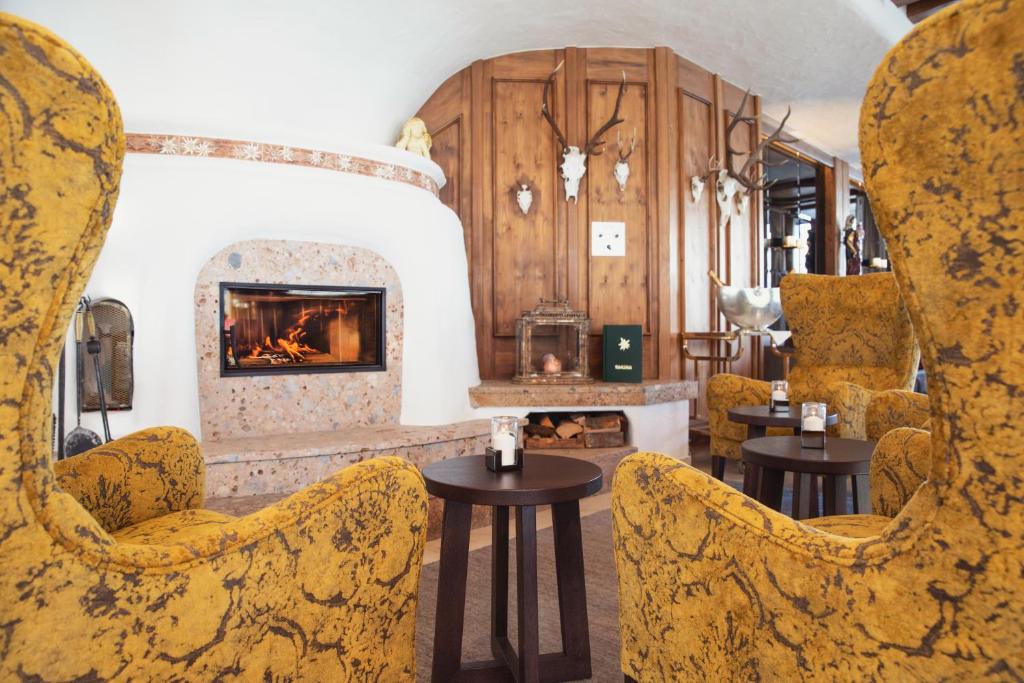 Posezení v ubytování Hotel Edelweiss Hochsölden Superior