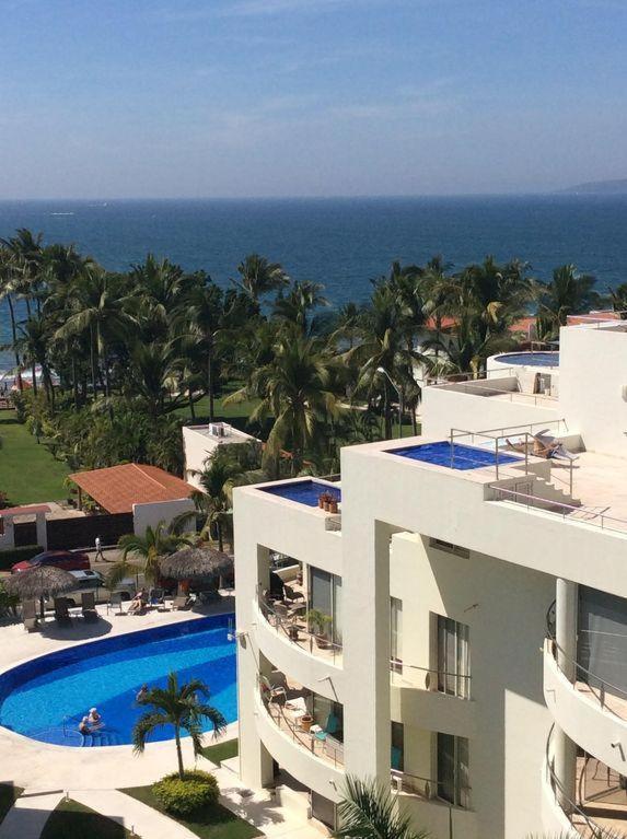 Nitta 2 bedroom-Ocean and Sunset Views with large deck and small dipping pool