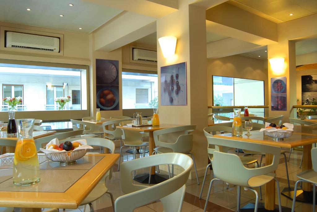 Restaurace v ubytování Philippos Hotel
