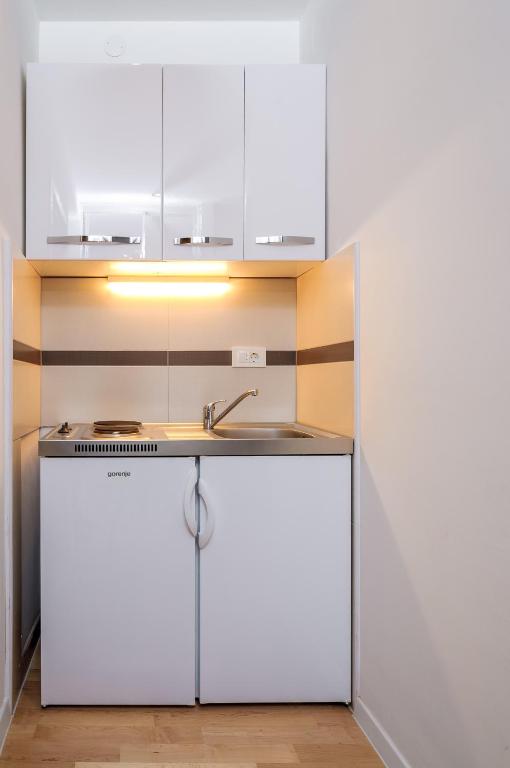 Apartments Žuvela - Studio With Balcony And Sea View