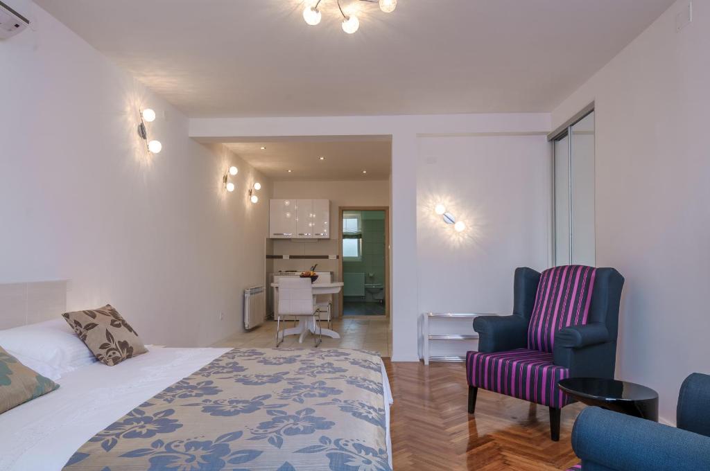 Apartments Žuvela - Comfort Studio With Balcony And Sea View