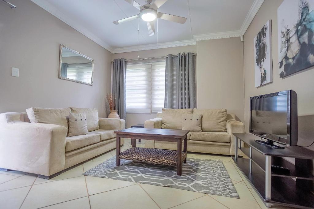 Three Oaks and an Aloe Boutique Hotel, Hartbeespoort (updated prices 2026)