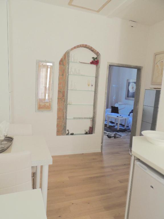 Kuchyňa alebo kuchynka v ubytovaní Casa nei pressi del Duomo,Firenze centro storico