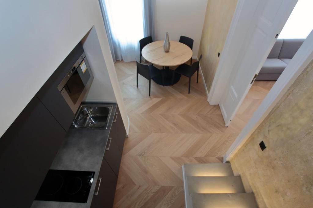 The Apartment House - Mezibranska - Deluxe Apartment