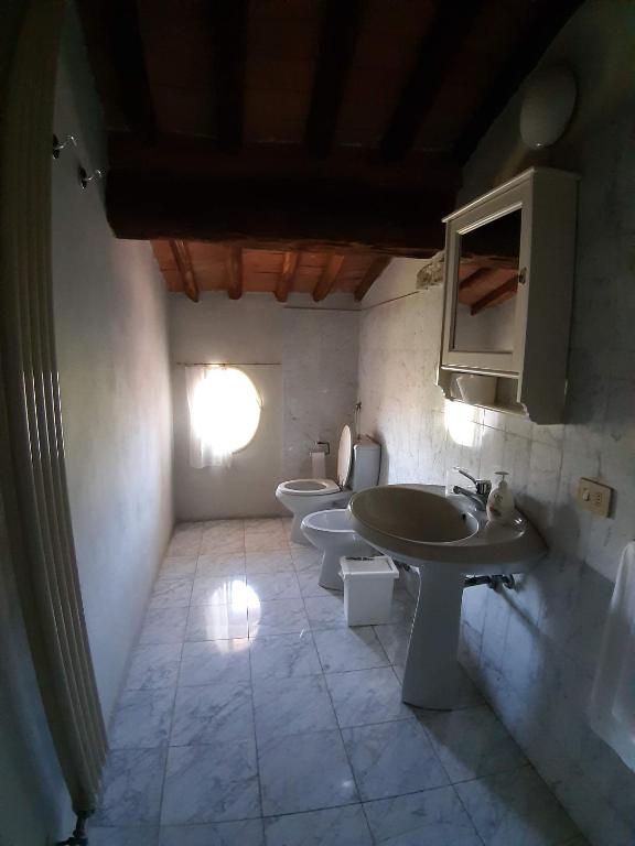 Koupelna v ubytování B&B Glicine e Luna