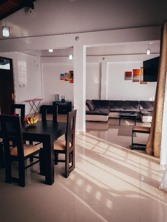 Posezení v ubytování Amber House Lanka