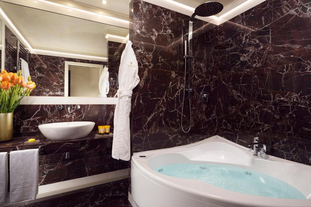 Koupelna v ubytování Ponte Vecchio Suites & Spa