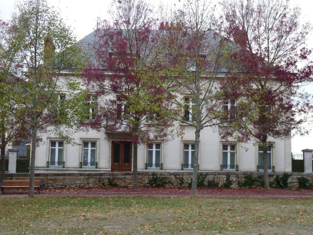Zahrada ubytování Chambres d'Hôtes de luxe Côté Parc-Côté Jardin avec parking privé gratuit