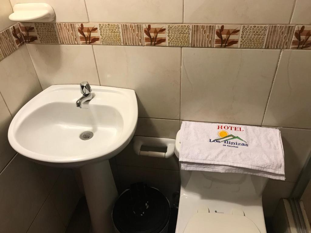 Koupelna v ubytování Hotel Los Ilinizas