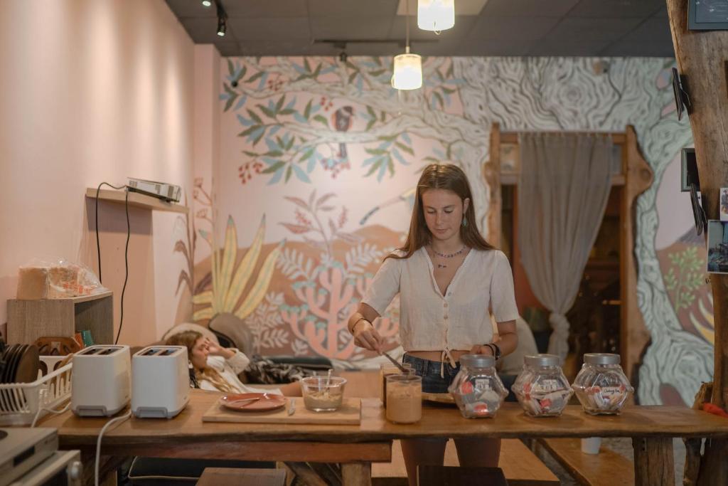 Nápoje v ubytování Dulan The Travel Bug Bistro Inn
