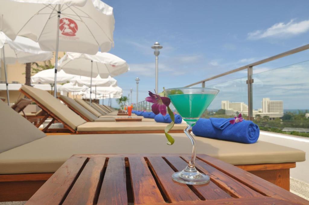 Nápoje v ubytování Princess Seaview Resort & Spa - SHA Plus