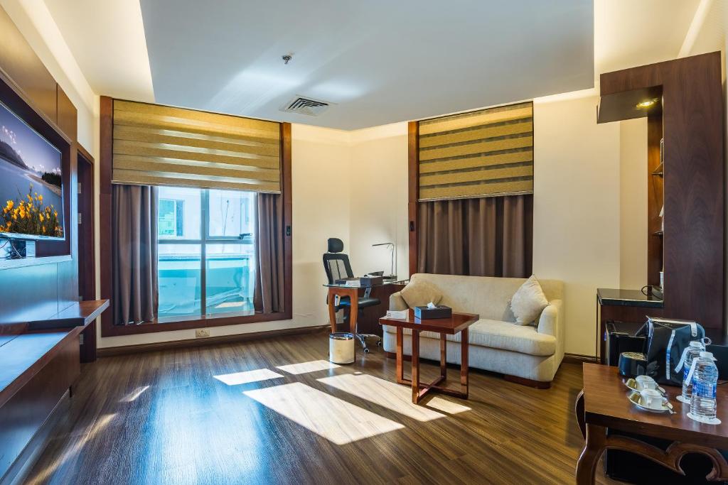 Een zitgedeelte bij Golden Tulip Headington