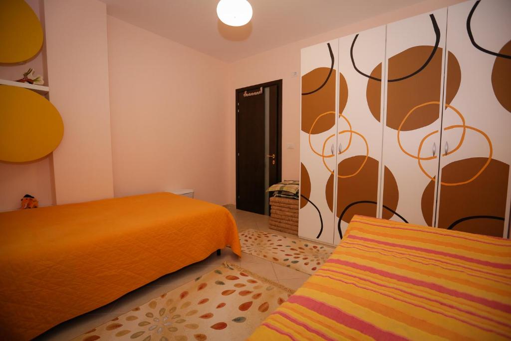 Pine-Tree Apt w/ Private Garden 50 m from the Sea - Imazhi 7