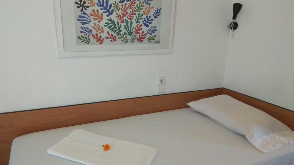 Postel nebo postele na pokoji v ubytování Casa Martina 1 SPATA 10min Athens airport