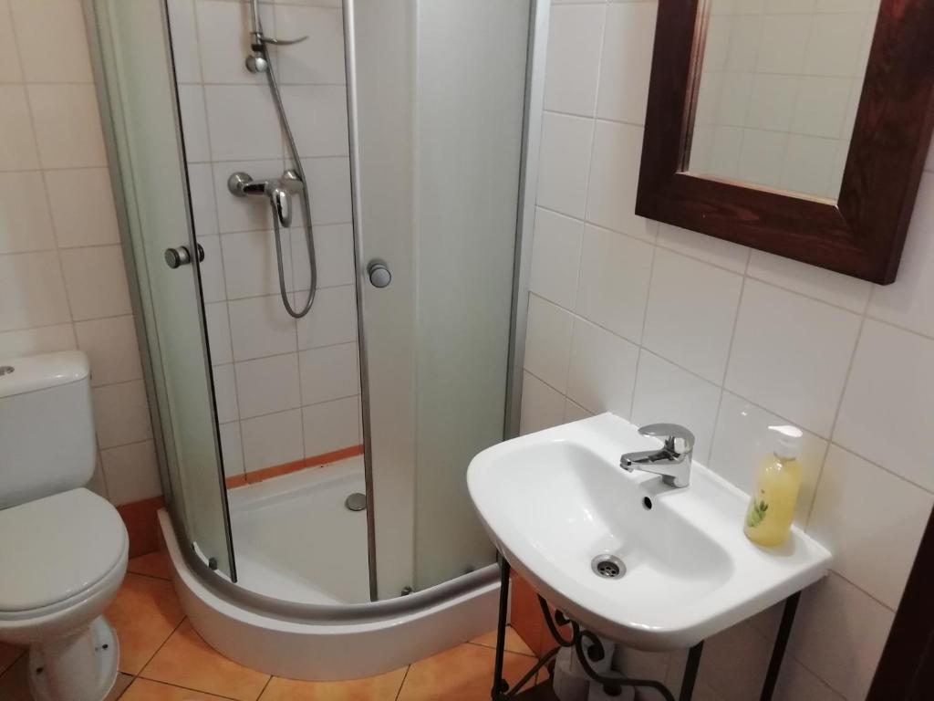 Kúpeľňa v ubytovaní Karczma na Woli