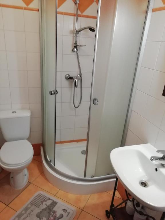 Kúpeľňa v ubytovaní Karczma na Woli