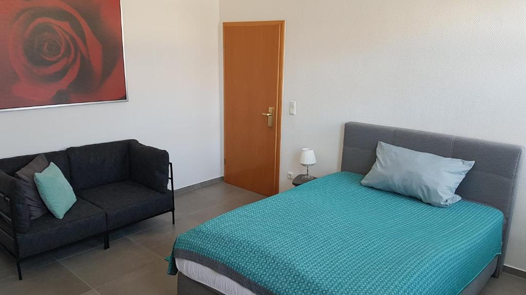 Zimmervermietung Mülheim - Double Room With Private Bathroom