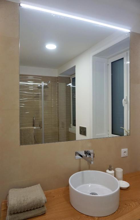 Koupelna v ubytování Finest Rentals - Downtown Villa