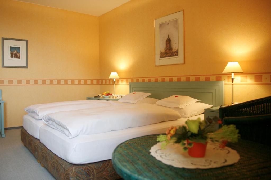 Hotel-Restaurant Zum Landgraf - Henry Merz - Chambre Double