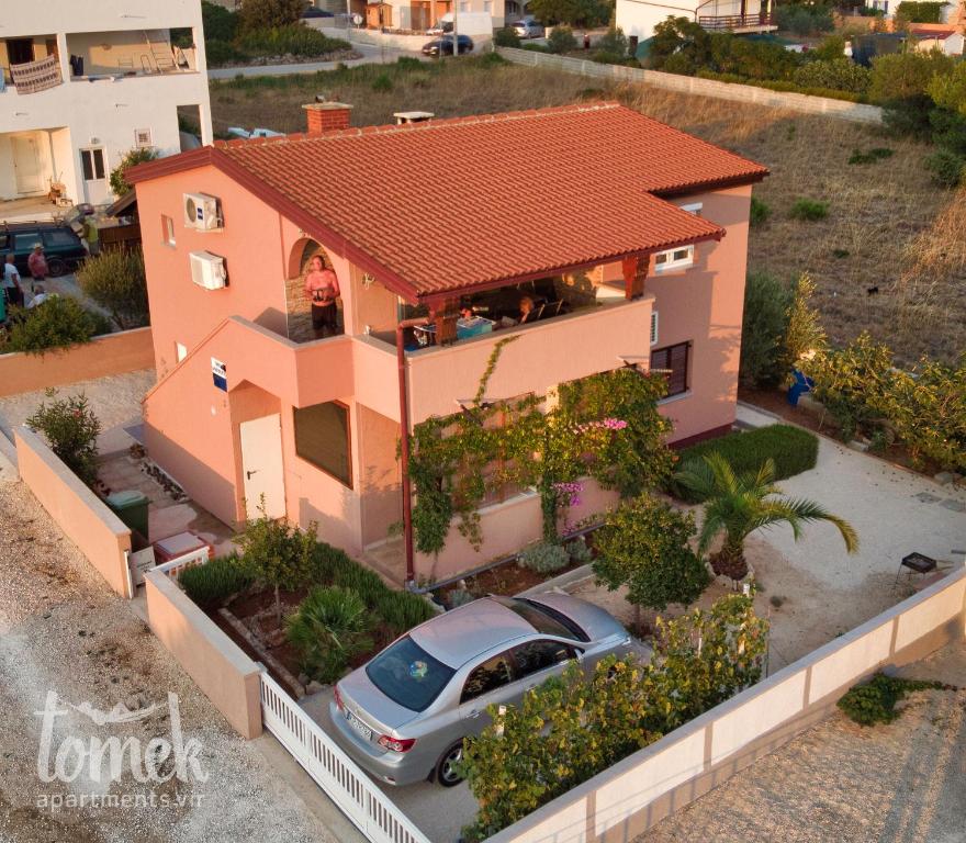 A bird's-eye view of Tomek Apartment