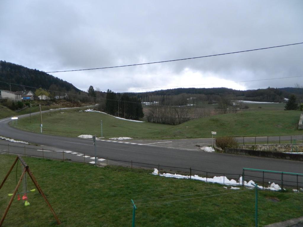 la berlie du jura - Apartment With Terrace