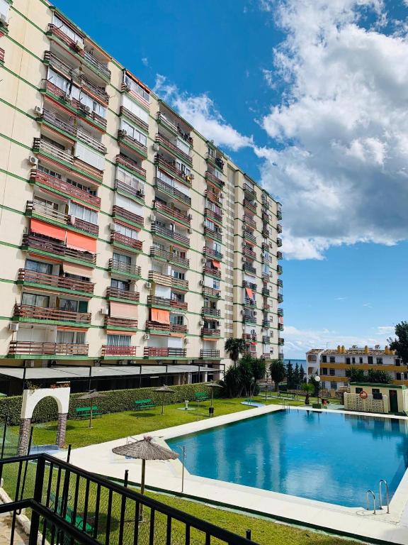 Benalmadena Costa, Estudio Las Naciones