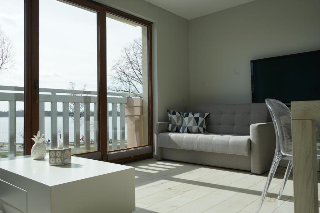 Posedenie v ubytovaní Apartament Nadjeziorna