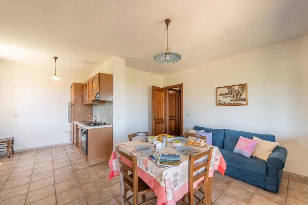 A kitchen or kitchenette at House and Apts. Siniscola/Sardinien 35758