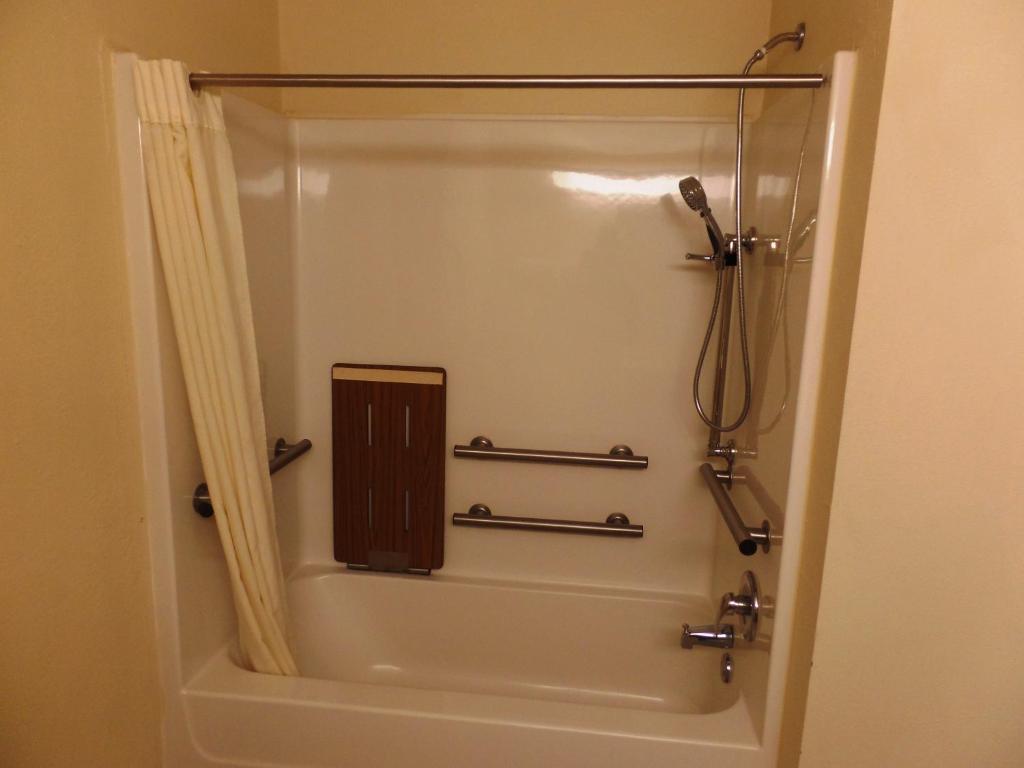 Home Inn & Suites - King Room - Accès Au Handicap