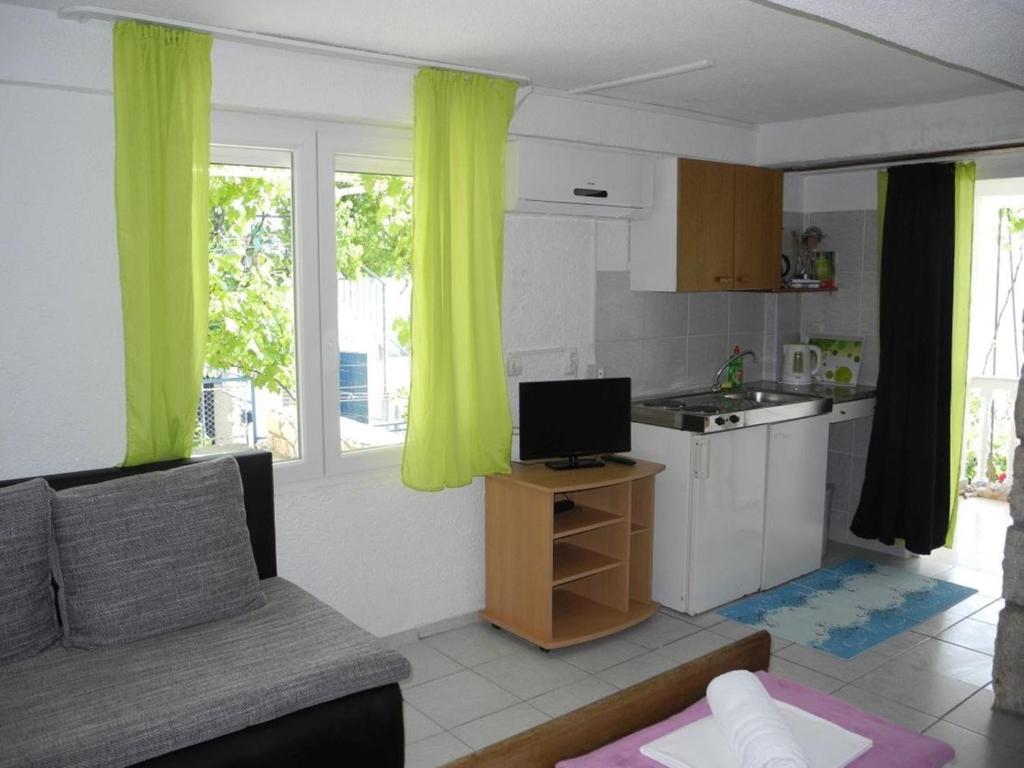 Kuchyň nebo kuchyňský kout v ubytování Apartment in Dramalj 5788