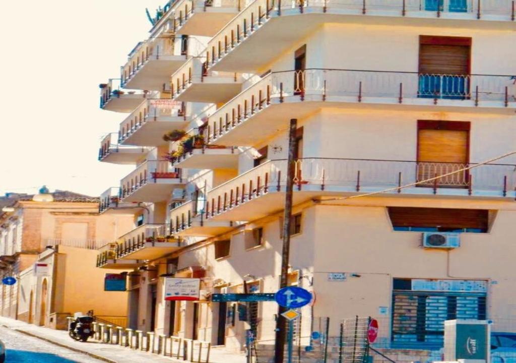 Budynek, w którym mieści się apartament