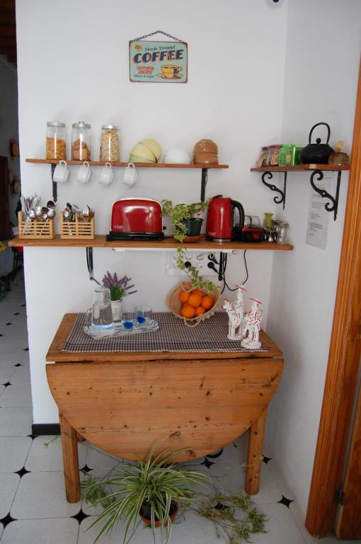 Kuchyň nebo kuchyňský kout v ubytování Hostal Ca'n Tiu