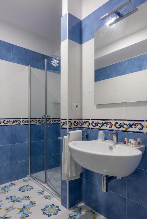Koupelna v ubytování Hotel Giosue' a mare Sorrento