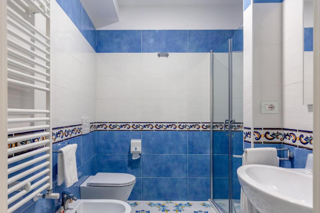 Koupelna v ubytování Hotel Giosue' a mare Sorrento