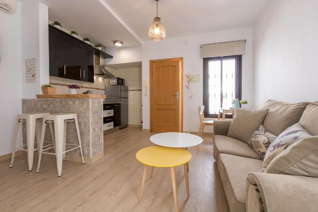 Kuchyň nebo kuchyňský kout v ubytování Santa Marina Central Loft by Valcambre
