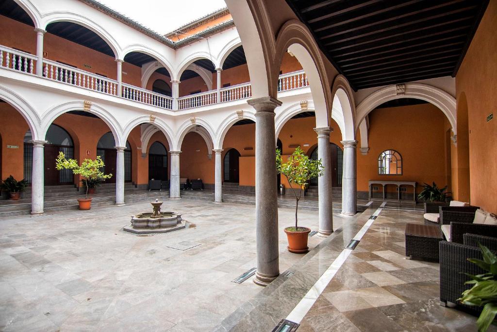 Apartamentos Palacio de los Jerónimos - 12