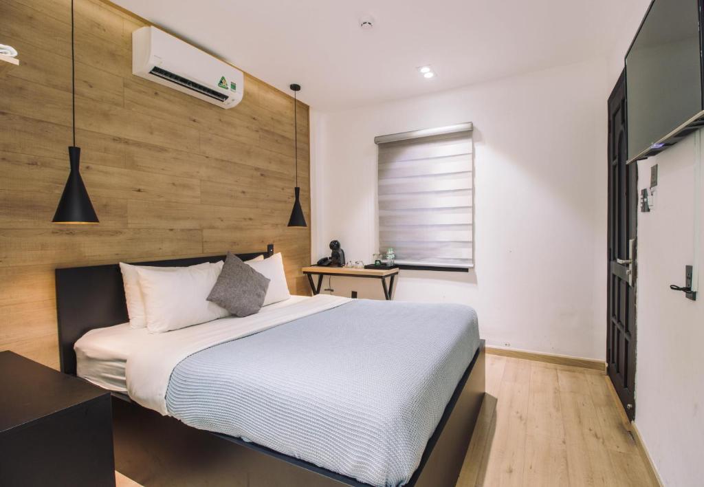 Chill Suites - Double Room With Private Bathroom