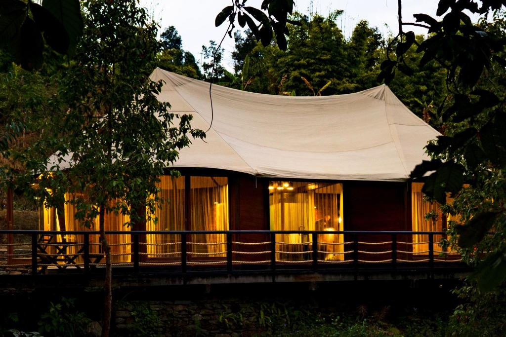 Edifici on està situat la tenda de luxe