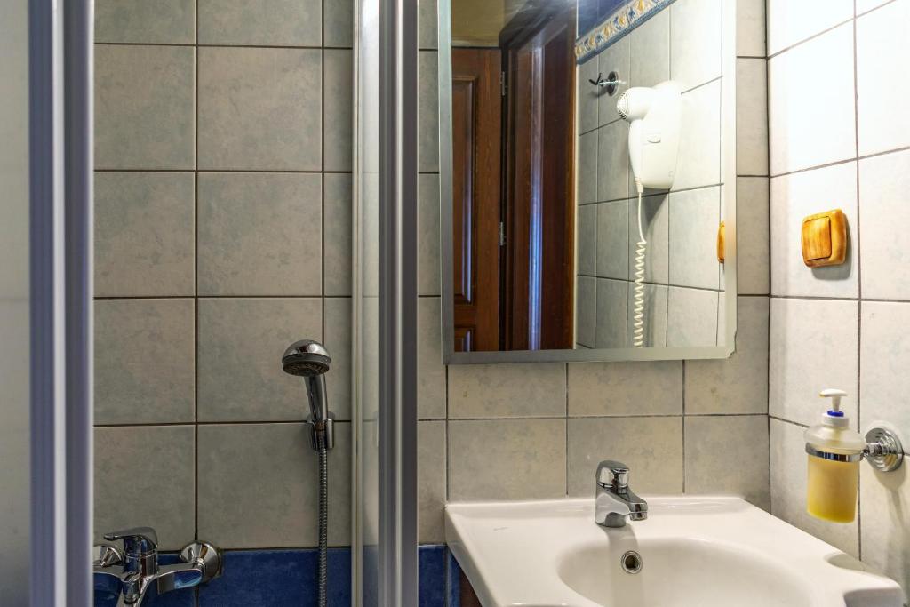 Petrino Guesthouse - 8