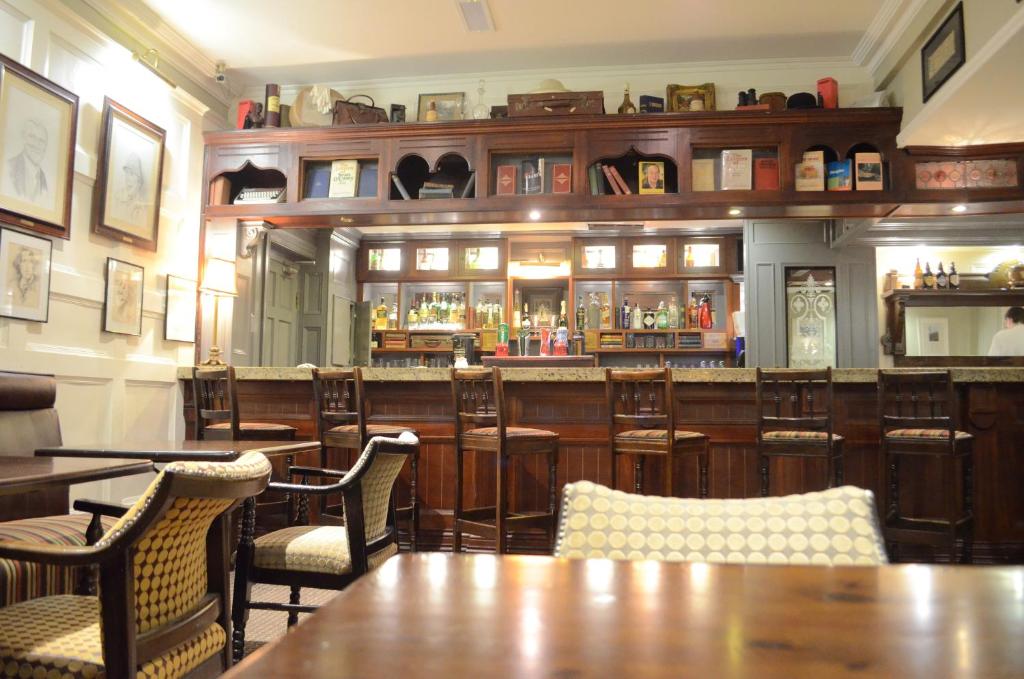 Lounge nebo bar v ubytování The Listowel Arms Hotel