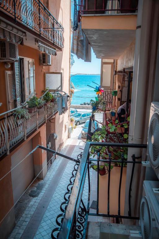 NeryHome Giardini Naxos - King Room With Balcony