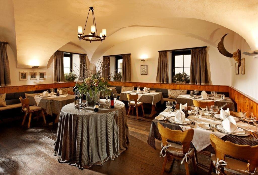 Restaurace v ubytování Hôtel Bodenhaus