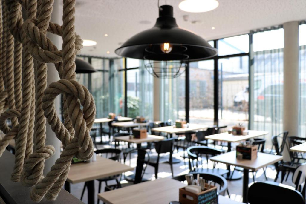 Holiday Inn - the niu, Keg Hamburg Ost by IHG - Resim 40