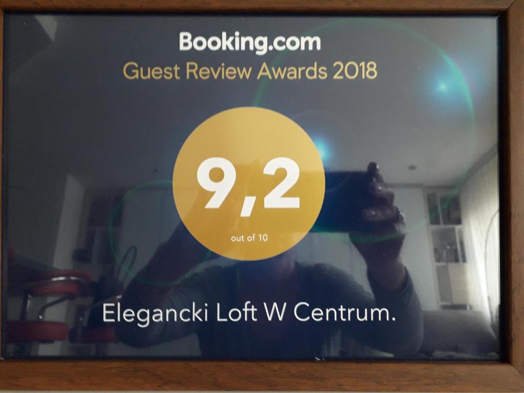 Certifikát, hodnocení, plakát nebo jiný dokument vystavený v ubytování Elegancki loft w centrum.