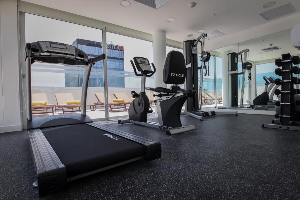 Fitness centrum a/nebo fitness zařízení v ubytování Dazzler by Wyndham Lima San Isidro