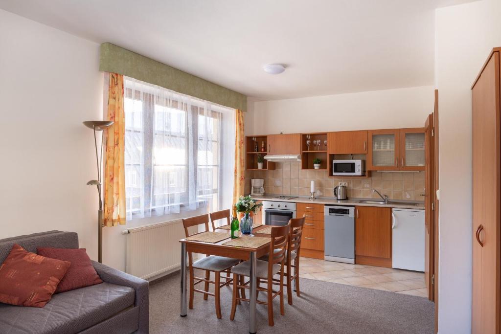 Kuchyň nebo kuchyňský kout v ubytování Apartmany Aneta